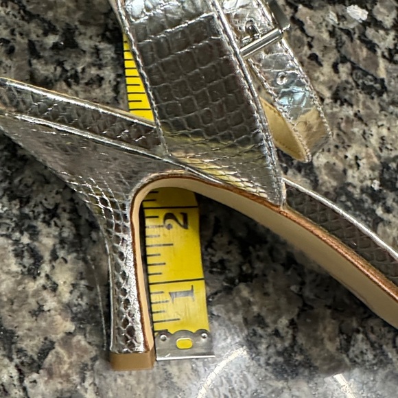 Michael Kors Carrie Silver snake print Metallic embellished Heels NWT 8.5 - Picture 12 of 16